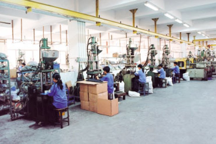 Khu sản xuất phụ liệu may mặc nhựa